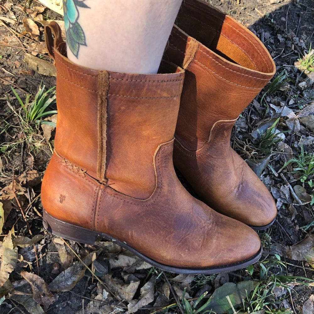 Frye ankle boot leather bootie